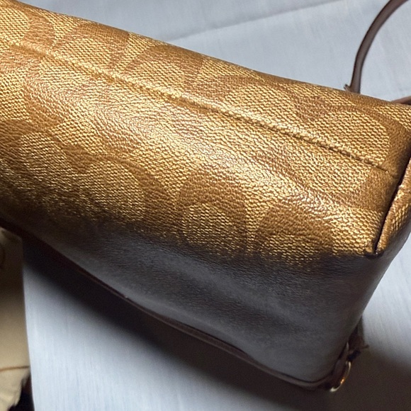 Coach Gold Signature Crossbody Bag - Picture 9 of 15